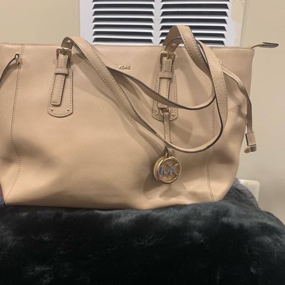 Authentic Michael kors handbag - Picture 1 of 6